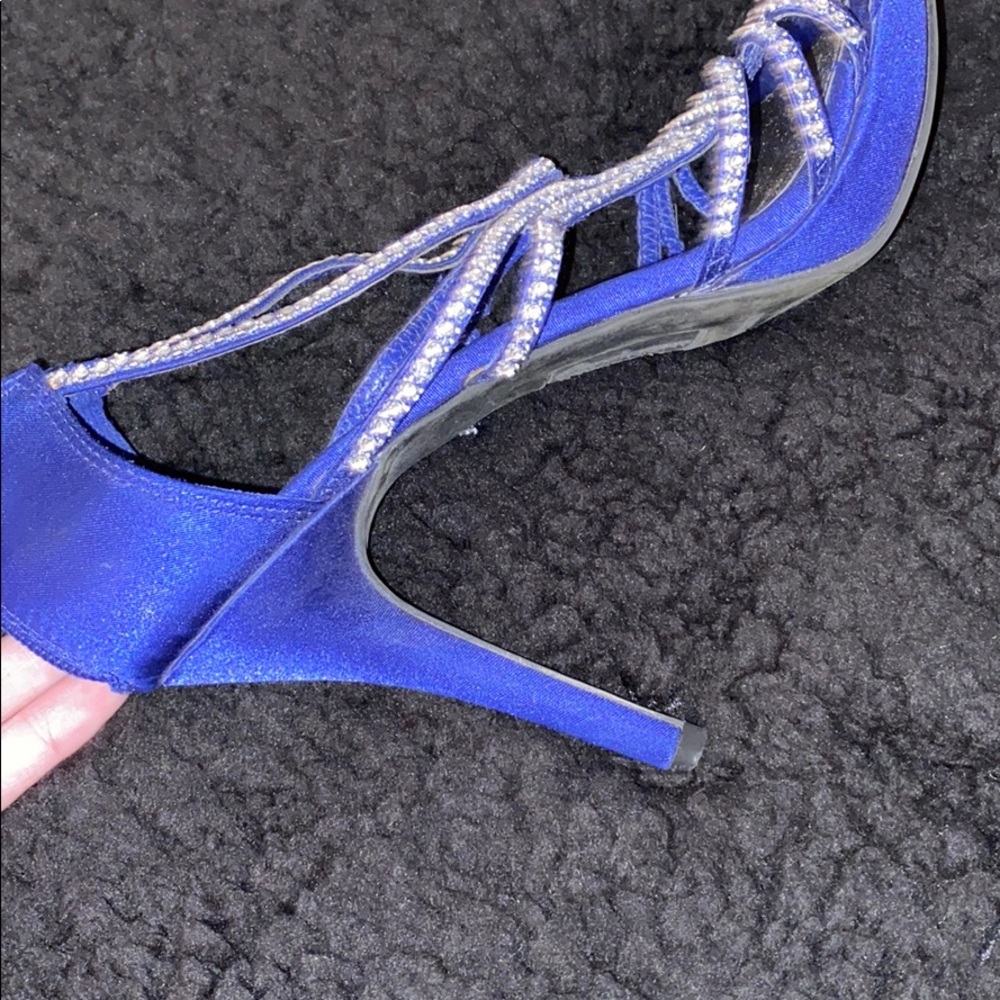 Heels - Picture 2 of 3